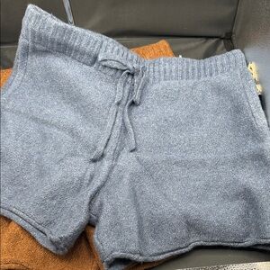 Universal Thread new 2-piece short bundle size med Soft  Knit Shorts